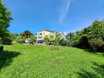 OPATIJA, OPRIĆ - Familienhaus mit drei Wohneinheiten auf einem Grundstück von 1.890 m² - 2