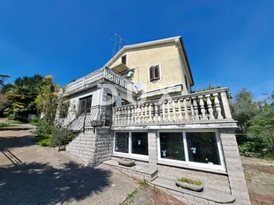 OPATIJA, OPRIĆ - Familienhaus mit drei Wohneinheiten auf einem Grundstück von 1.890 m² - 3