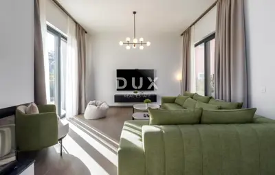 Kuća 238 m², Umag - bazen i okućnica - 11