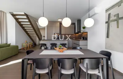 Kuća 238 m², Umag - bazen i okućnica - 14