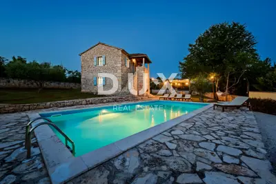 Istra, Sveti Lovreč, samostojeća kuća, 120 m², bazen, okućnica