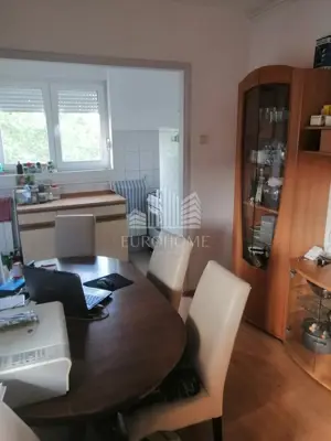 Stan 60 m², Bregana kod Samobora - balkon i parkirno mjesto