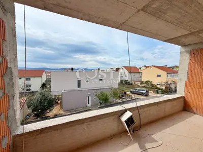 Wohnung 43 m², Crvene kuće - Loggia 13 m² und Parkplatz - 13