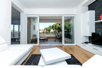 House 484 m², Blace - first row to the sea - 15