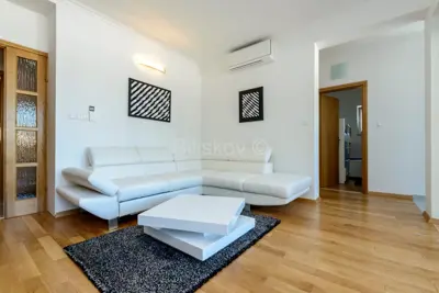 House 484 m², Blace - first row to the sea - 16
