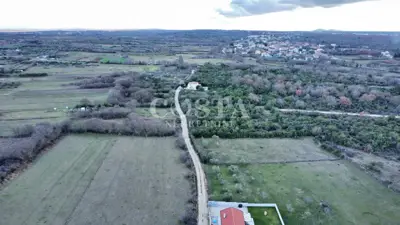Građevinsko zemljište 863 m², Briševo - mirna lokacija
