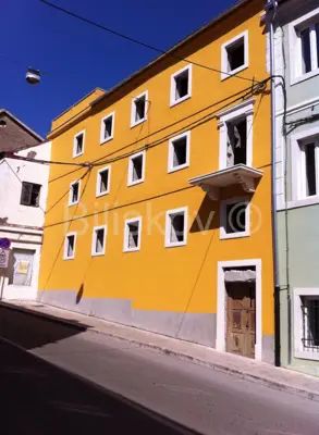 Drniš, Reihenhaus