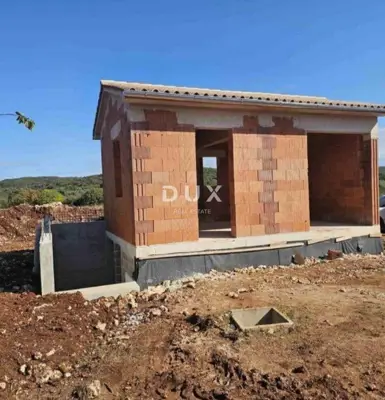 House 47 m², Rovinj - shell construction on a quiet plot