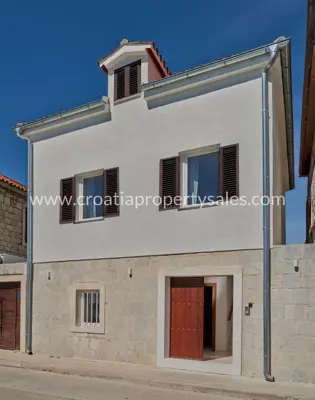 Haus 220 m², Kaštel Novi, erste Reihe zum Meer - 18