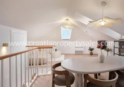 Haus 220 m², Kaštel Novi, erste Reihe zum Meer - 17