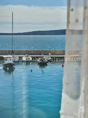 Haus 220 m², Kaštel Novi, erste Reihe zum Meer - 13