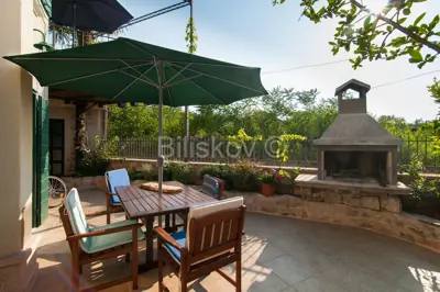 Steinhaus 300 m², Mirca auf Brač, nahe dem Zentrum - 8