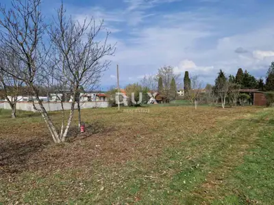 Building land, Valbandon - 500 m from the sea, T2 zone - 11