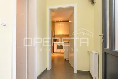 Gewerberaum 59 m², Maksimir, zwei Zonen und 2 Parkplätze - 6