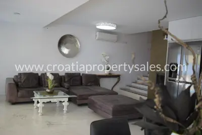 Kuća 121 m², Zadar - bazen i terasa - 5