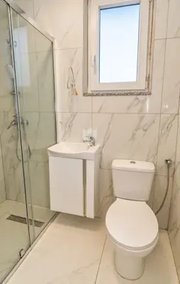 Peroj, potpuno nova prizemnica s bazenom nadomak mora – s 3 zasebne st - 10