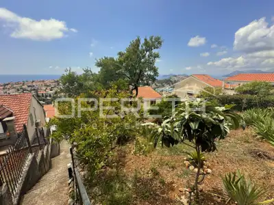 Dubrovnik: kuća s pogledom na more i parcelom od 2.042 m² - 12