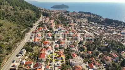 Dubrovnik: kuća s pogledom na more i parcelom od 2.042 m² - 2