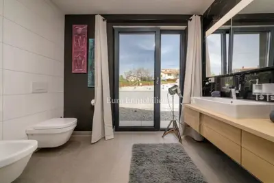 Vila 454 m², Poreč - bazen i 6 spavaćih soba - 19
