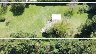 Poreč - exclusive plot 1,265 m², 500 m from the sea!