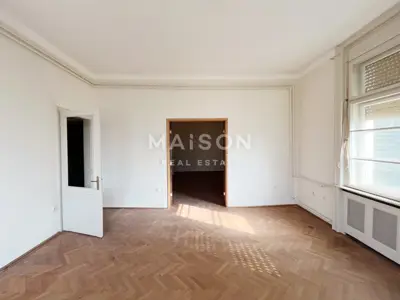Wohnung 82 m², Pula Centar - 3 Zimmer und Balkon - 10