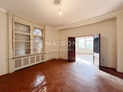 Stan 82 m², Pula Centar - 3 sobe i balkon