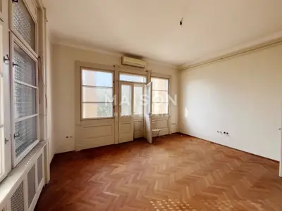 Wohnung 82 m², Pula Centar - 3 Zimmer und Balkon - 4