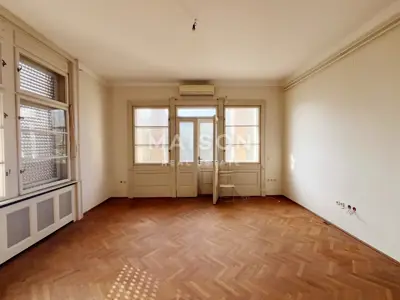 Wohnung 82 m², Pula Centar - 3 Zimmer und Balkon - 3