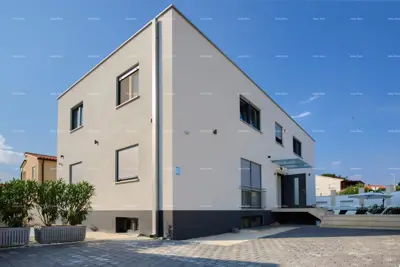 Apartmentshaus in Medulin, 6 Apartments und Dachterrasse