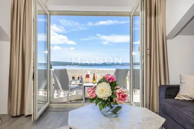 Prestigeträchtige Villa, 50 m bis zum Strand - 16