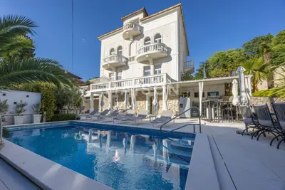 Prestigeträchtige Villa, 50 m bis zum Strand - 6