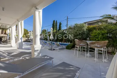 Prestigeträchtige Villa, 50 m bis zum Strand - 4
