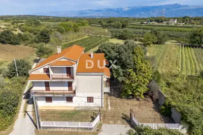 Haus 470 m², Smilčić - im Bau, 6-7 Schlafzimmer - 4