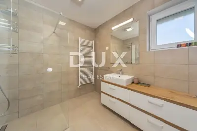 Villa 265 m², Poreč - beheizter Pool und Sauna - 22