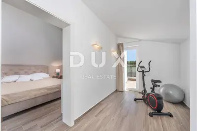 Villa 265 m², Poreč - beheizter Pool und Sauna - 10