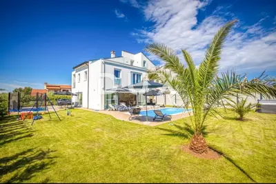 Villa 265 m², Poreč - beheizter Pool und Sauna - 3