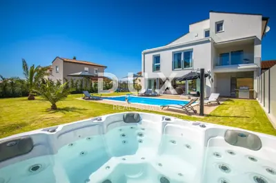 Villa 265 m², Poreč - beheizter Pool und Sauna - 5