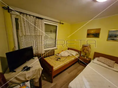 Pula, centar, 2 jednosobna stana sa velikom terasom i vrtom - 4
