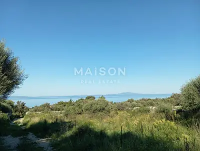 Building plot 714 m², Jakišnica - sea view - 2