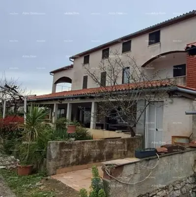 Wohn- und Geschäftsgebäude 800 m², Poreč - 4 Etagen - 9
