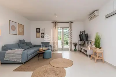 Haus zum Kauf in Novigrad, 80 m² - 2