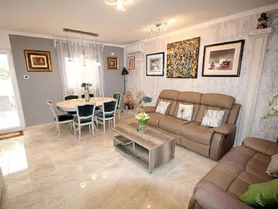 Wohnung 91 m², Fažana - Garten und Terrasse in Meeresnähe