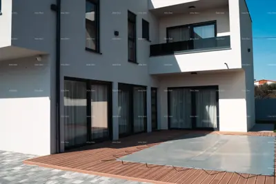 Kuća 206 m², Pomer, 200 m od mora i mirna lokacija