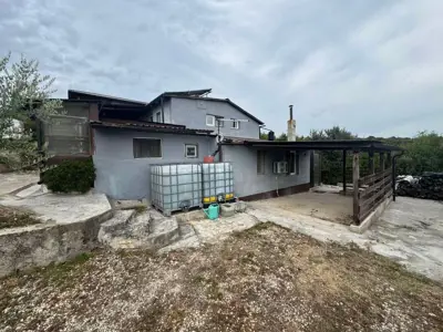 Kuća u Kavranu, 145 m², 1.600 m od mora