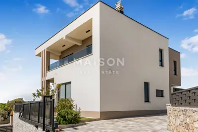 House for sale in Krk, 190 m²