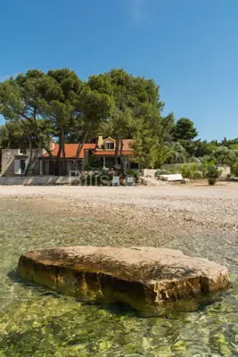 Prekrasna dvojna kuća, Mirca, otok Brač, prvi red uz more - 3