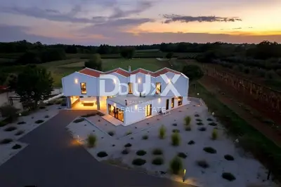 Villa 454 m², Višnjan - pool and large garden area - 8