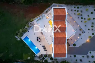 Villa 454 m², Višnjan - pool and large garden area - 7