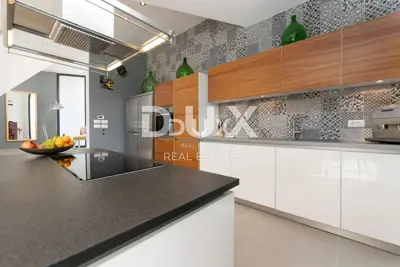 Villa 454 m², Višnjan - pool and large garden area - 13