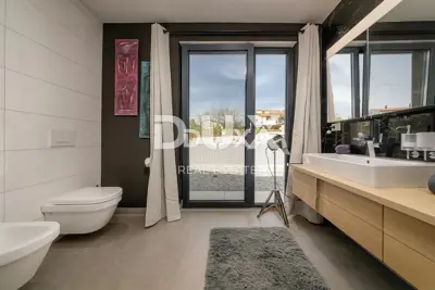 Villa 454 m², Višnjan - pool and large garden area - 21